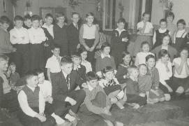 W szkole podstawowej | lata 50. | fot. z archiwum Magdy Umer